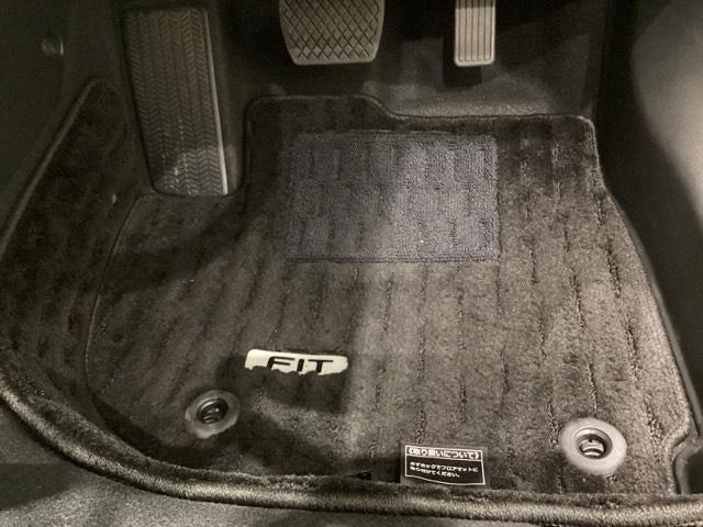 フィット ｅ：ＨＥＶホームブラックスタイル（68枚目）