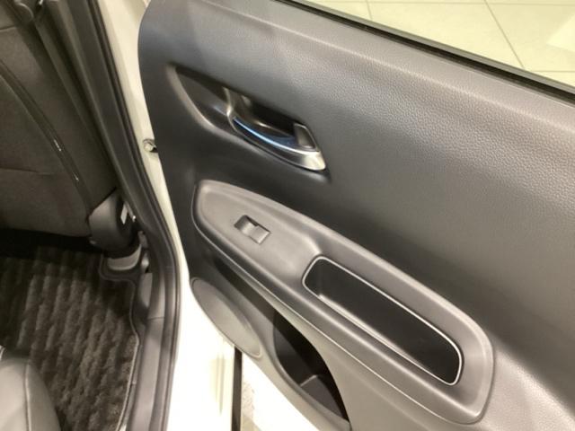 フィット ｅ：ＨＥＶホームブラックスタイル（71枚目）