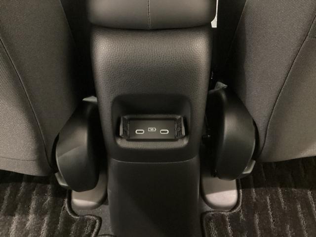 フィット ｅ：ＨＥＶホームブラックスタイル（72枚目）