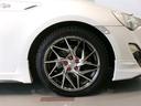 社外のアルミホイールになります。タイヤサイズは215/45R17です。