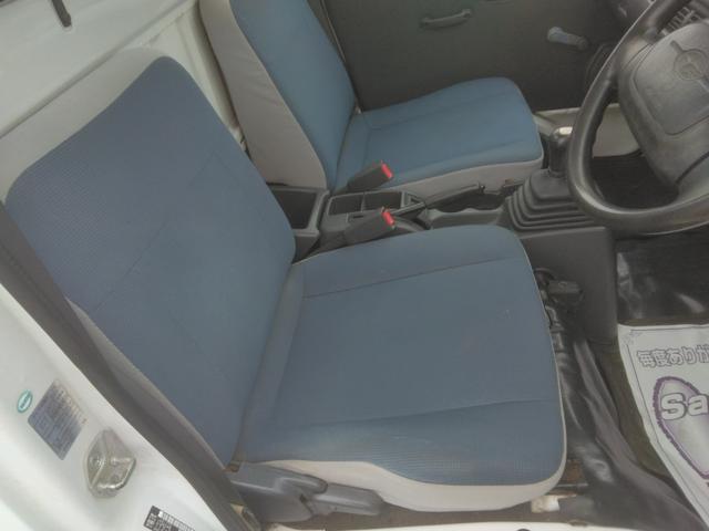 サンバートラック ＴＣ　フルタイム４ＷＤ　運転席助手席エアバック　パワーステ　ＡＣ　カセット　スペアキー　車検９年９月まで（22枚目）