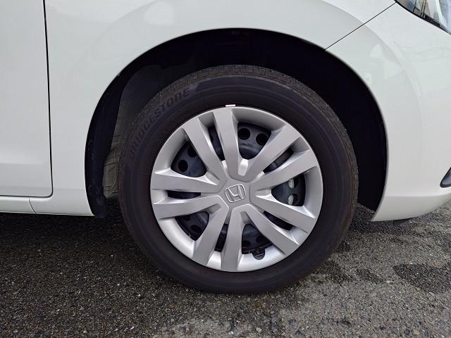 フィット e:HEVホーム 純正8型ナビTV バックカメラ ホンダセンシング 衝突軽減 レーダークルーズ レーンキープ ハーフレザーシート LEDヘッド オートハイビーム 前後コーナーセンサー スマートキー 前後ドラレコ 禁煙車(14枚目)