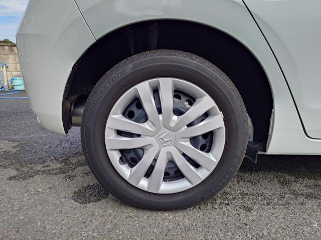 フィット e:HEVホーム 純正8型ナビTV バックカメラ ホンダセンシング 衝突軽減 レーダークルーズ レーンキープ ハーフレザーシート LEDヘッド オートハイビーム 前後コーナーセンサー スマートキー 前後ドラレコ 禁煙車(15枚目)