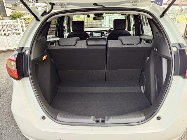 フィット e:HEVホーム 純正8型ナビTV バックカメラ ホンダセンシング 衝突軽減 レーダークルーズ レーンキープ ハーフレザーシート LEDヘッド オートハイビーム 前後コーナーセンサー スマートキー 前後ドラレコ 禁煙車(20枚目)