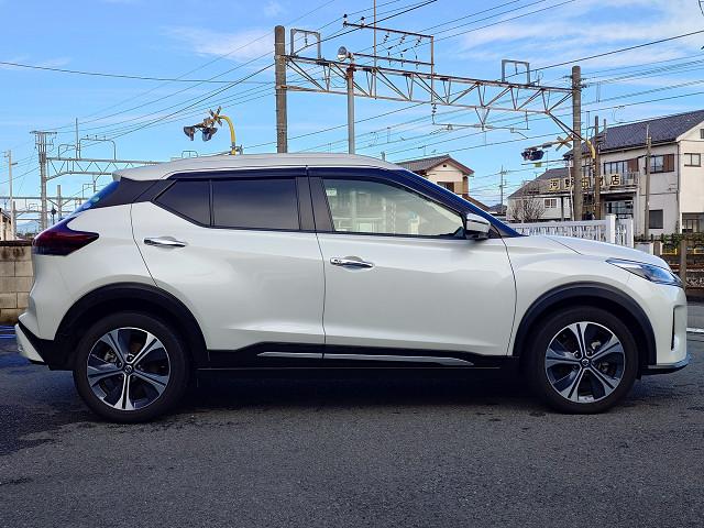 キックス Ｘ　純正９型ナビＴＶ　全方位カメラ　プロパイロット　衝突軽減　ＶＤＣ　ＬＤＷ　ＬＥＤヘッド　ハンドル／シートヒーター　ハーフレザーシート　前後コーナーセンサー　純正ドラレコ　インテリキー　ＥＴＣ　禁煙車（7枚目）