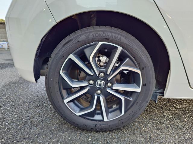 フィット e:HEVホーム 純正9型ナビTV バックカメラ ホンダセンシング 衝突軽減 レーダークルーズ レーンキープ ハーフレザーシート LEDヘッド 前後コーナーセンサー スマートキー 純正アルミ 純正前後ドラレコ 禁煙車(15枚目)