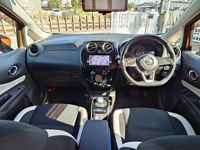 ノート e-パワー X 純正ナビTV 全方位カメラ エマージェンシーブレーキ 衝突軽減 踏み間違い防止 VDC LDW LEDヘッド 前後コーナーセンサー 純正エアロ スマートミラー インテリキー ETC 純正ドラレコ 禁煙(4枚目)