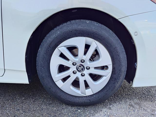 プリウス Ｓセーフティプラス　純正ナビＴＶ　Ｂカメラ　セーフティセンス　衝突軽減　レーダークルーズ　ＰＣＳ　ＬＤＡ　ＰＫＳＢ　前後センサー　ＬＥＤヘッド　パーキングアシスト　オートハイビーム　スマートキー　ＥＴＣ　ドラレコ　禁煙車（14枚目）