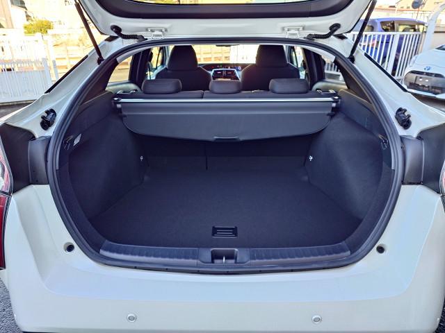 プリウス Ｓセーフティプラス　純正ナビＴＶ　Ｂカメラ　セーフティセンス　衝突軽減　レーダークルーズ　ＰＣＳ　ＬＤＡ　ＰＫＳＢ　前後センサー　ＬＥＤヘッド　パーキングアシスト　オートハイビーム　スマートキー　ＥＴＣ　ドラレコ　禁煙車（19枚目）