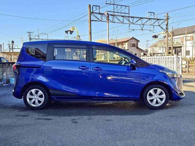 シエンタ ハイブリッドＸ　純正９型ナビＴＶ　バックカメラ　セーフティセンス　衝突軽減　ＰＣＳ　ＬＤＡ　ＰＫＳＢ　前後クリアランスソナー　スマートキー　ＬＥＤヘッド／フォグ　パワースライドドア　オートハイビーム　ＥＴＣ　禁煙車（7枚目）