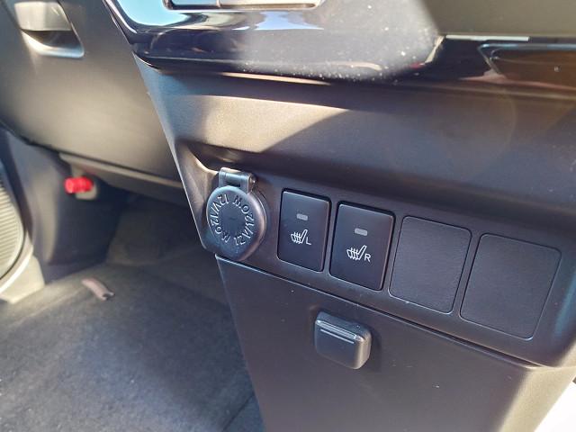 ルーミー カスタムG 純正9型ディスプレイオーディオ Bカメラ スマートアシスト 衝突軽減 レーダークルーズ レーンキープ 前後センサー LEDヘッド シートヒーター 両側パワースライド スマートキー フルセグTV 禁煙車(26枚目)