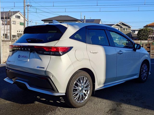 ノート オーテック　純正９型ナビＴＶ　全方位カメラ　プロパイロット　衝突軽減　レーンキープ　ＢＳＭ　踏み間違い防止　ＬＥＤヘッド／フォグ　レザーシート　ハンドル／シートヒーター　前後センサー　純正エアロ　ドラレコ　禁煙車（10枚目）