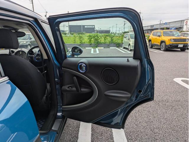 ＭＩＮＩ ワン　クロスオーバー　／社外ナビ／バックカメラ／テレビ／純正１６インチアルミホイール／ヘッドライトＨＩＤ／エアコン／キーレス／（30枚目）