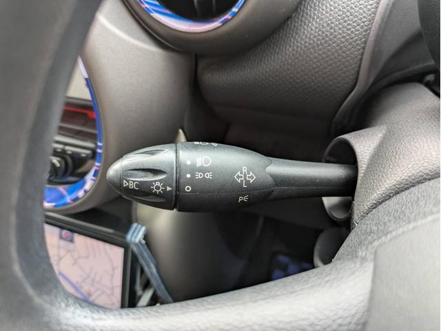 ＭＩＮＩ ワン　クロスオーバー　／社外ナビ／バックカメラ／テレビ／純正１６インチアルミホイール／ヘッドライトＨＩＤ／エアコン／キーレス／（43枚目）