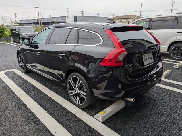 Ｖ６０ Ｔ４　ディスプレイオーディオ／本革シート／社外１８インチアルミホイール／ヘッドライトＬＥＤ／オートエアコン／キーレス／（14枚目）