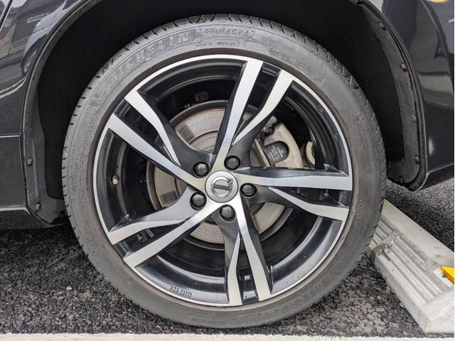 Ｖ６０ Ｔ４　ディスプレイオーディオ／本革シート／社外１８インチアルミホイール／ヘッドライトＬＥＤ／オートエアコン／キーレス／（25枚目）