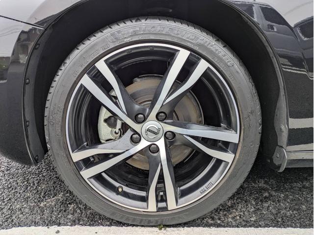 Ｖ６０ Ｔ４　ディスプレイオーディオ／本革シート／社外１８インチアルミホイール／ヘッドライトＬＥＤ／オートエアコン／キーレス／（26枚目）