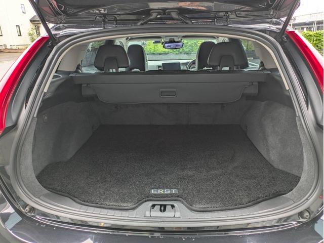 Ｖ６０ Ｔ４　ディスプレイオーディオ／本革シート／社外１８インチアルミホイール／ヘッドライトＬＥＤ／オートエアコン／キーレス／（33枚目）
