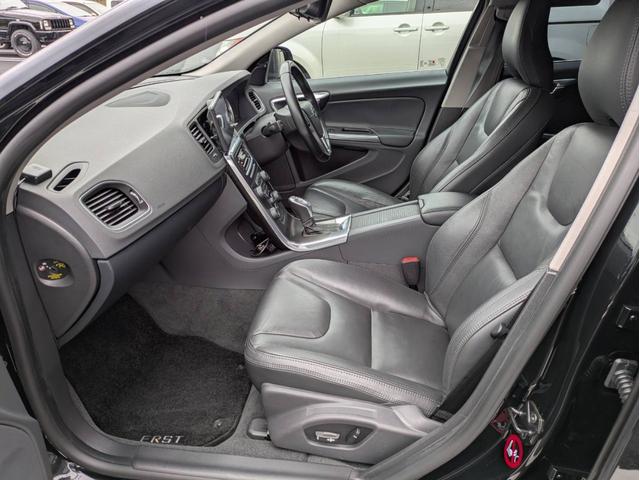 Ｖ６０ Ｔ４　ディスプレイオーディオ／本革シート／社外１８インチアルミホイール／ヘッドライトＬＥＤ／オートエアコン／キーレス／（39枚目）