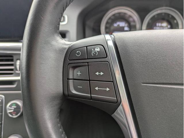 Ｖ６０ Ｔ４　ディスプレイオーディオ／本革シート／社外１８インチアルミホイール／ヘッドライトＬＥＤ／オートエアコン／キーレス／（43枚目）