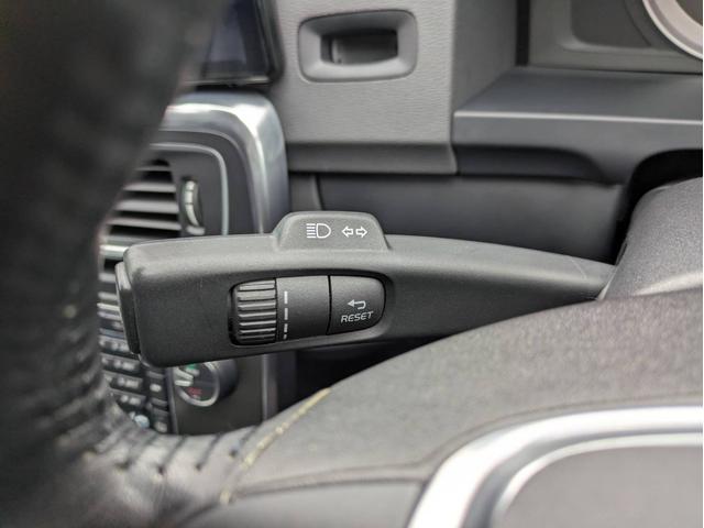 Ｖ６０ Ｔ４　ディスプレイオーディオ／本革シート／社外１８インチアルミホイール／ヘッドライトＬＥＤ／オートエアコン／キーレス／（45枚目）
