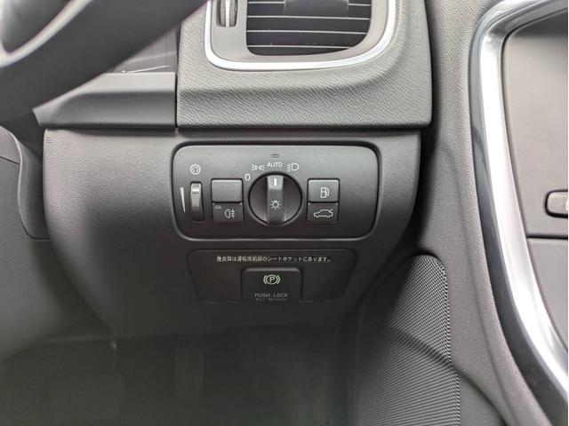 Ｖ６０ Ｔ４　ディスプレイオーディオ／本革シート／社外１８インチアルミホイール／ヘッドライトＬＥＤ／オートエアコン／キーレス／（48枚目）