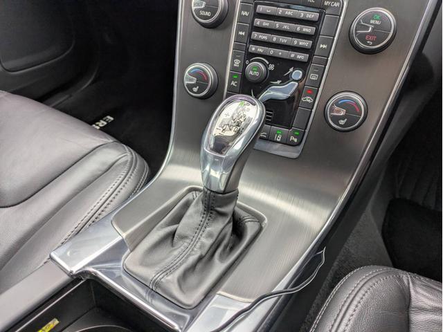 Ｖ６０ Ｔ４　ディスプレイオーディオ／本革シート／社外１８インチアルミホイール／ヘッドライトＬＥＤ／オートエアコン／キーレス／（53枚目）