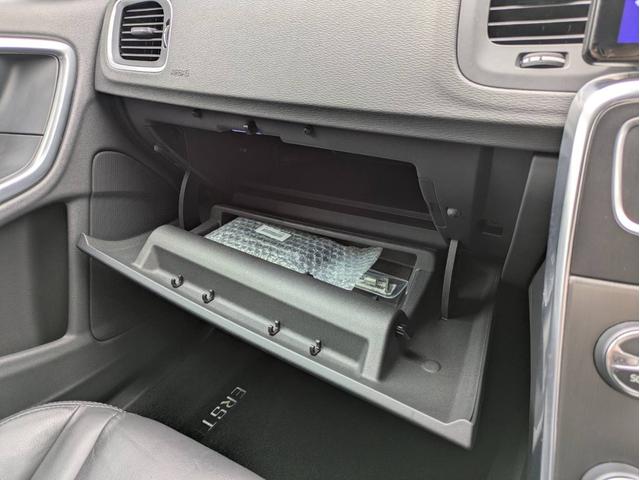 Ｖ６０ Ｔ４　ディスプレイオーディオ／本革シート／社外１８インチアルミホイール／ヘッドライトＬＥＤ／オートエアコン／キーレス／（55枚目）