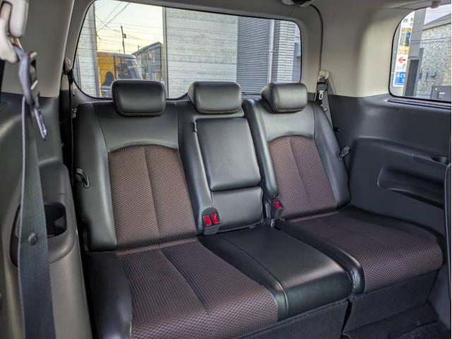 エルグランド ２５０ハイウェイスターアーバンクロム　／１オーナー／純正ナビ／ワンセグ／全周囲カメラ／バックカメラ／後席モニター／半革シート／両側電動スライドドア／純正１８インチアルミホイール／ヘッドライトＨＩＤ／オートエアコン／キーレス／エアロ／（33枚目）