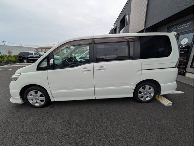 セレナ ハイウェイスター 1オーナー/サンルーフ/純正ナビ/ワンセグ/バックカメラ/後席モニター/両側電動スライドドア/純正アルミホイール/純正エアロ/エアコン/キーレス/(15枚目)