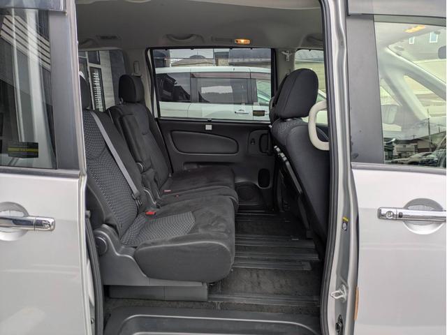 セレナ 20S 純正ナビ/ワンセグ/バックカメラ/片側電動スライドドア/社外アルミホイール/ヘッドライトHID/オートエアコン/キーレス/(32枚目)