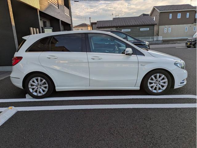 Bクラス B180 ブルーエフィシェンシー 純正ナビ/ワンセグ/バックカメラ/純正アルミホイール/ヘッドライトHID/エアコン/キーレス/(11枚目)