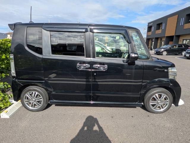 大好評のボディコーティングもご納車までに施工可能！雨染みや線傷など中古車だからと諦めていませんか？ピカピカの状態でお乗り出し頂けます！