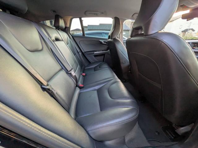 買取からの直販にて極限までこだわった仕入れで低価格を実現！！低価格で良質なお車を是非、ご覧ください。