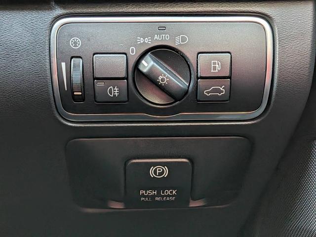 買取からの直販にて極限までこだわった仕入れで低価格を実現！！低価格で良質なお車を是非、ご覧ください。