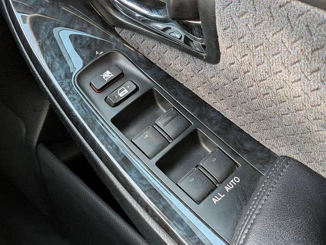 買取からの直販にて極限までこだわった仕入れで低価格を実現！！低価格で良質なお車を是非、ご覧ください。