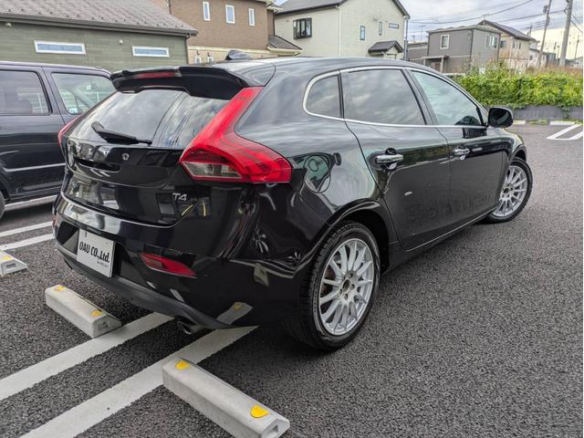 V40 T4 SE 社外ナビ/バックカメラ/社外アルミホイール/ヘッドライトHID/オートエアコン/キーレス/(8枚目)