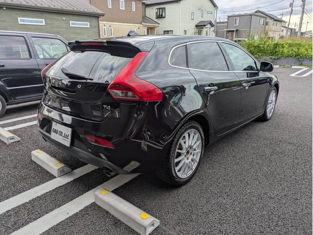 V40 T4 SE 社外ナビ/バックカメラ/社外アルミホイール/ヘッドライトHID/オートエアコン/キーレス/(12枚目)