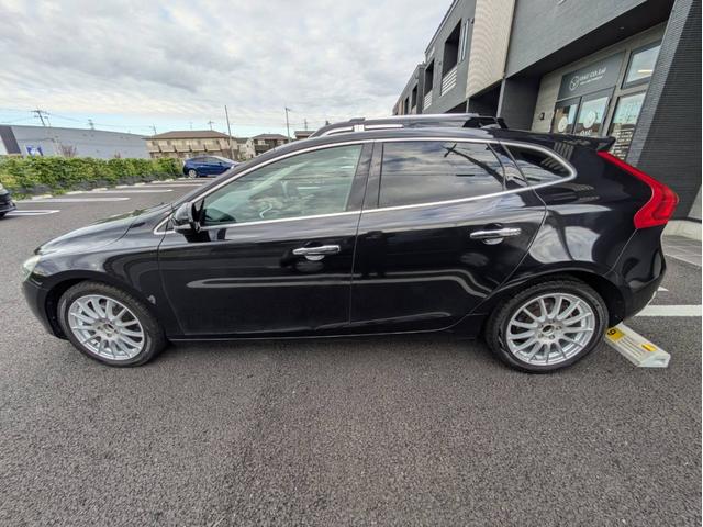 V40 T4 SE 社外ナビ/バックカメラ/社外アルミホイール/ヘッドライトHID/オートエアコン/キーレス/(15枚目)