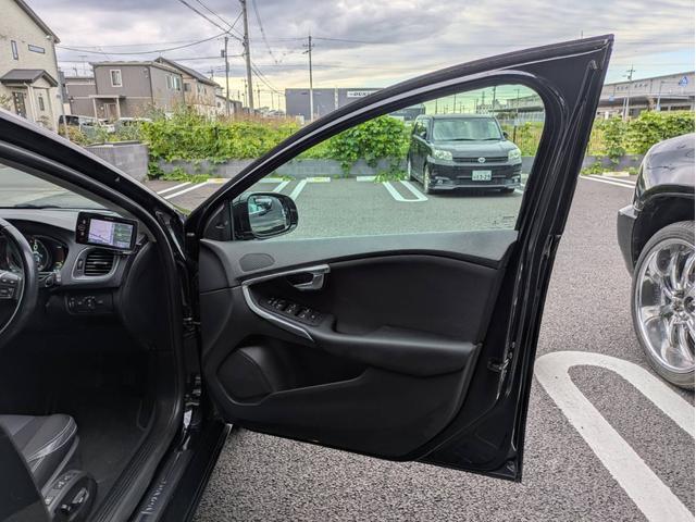 V40 T4 SE 社外ナビ/バックカメラ/社外アルミホイール/ヘッドライトHID/オートエアコン/キーレス/(27枚目)