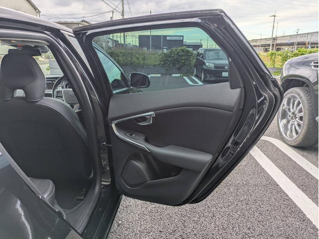 V40 T4 SE 社外ナビ/バックカメラ/社外アルミホイール/ヘッドライトHID/オートエアコン/キーレス/(30枚目)