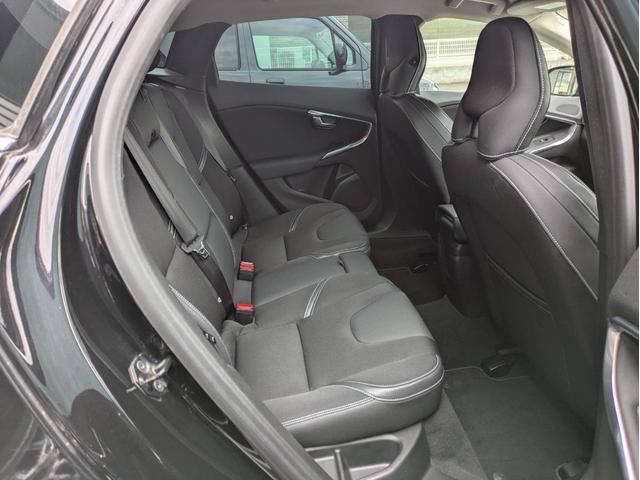 V40 T4 SE 社外ナビ/バックカメラ/社外アルミホイール/ヘッドライトHID/オートエアコン/キーレス/(32枚目)