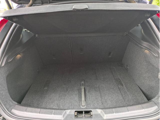 V40 T4 SE 社外ナビ/バックカメラ/社外アルミホイール/ヘッドライトHID/オートエアコン/キーレス/(33枚目)