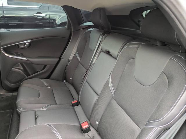 V40 T4 SE 社外ナビ/バックカメラ/社外アルミホイール/ヘッドライトHID/オートエアコン/キーレス/(35枚目)