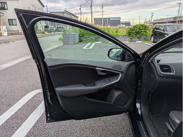 V40 T4 SE 社外ナビ/バックカメラ/社外アルミホイール/ヘッドライトHID/オートエアコン/キーレス/(37枚目)