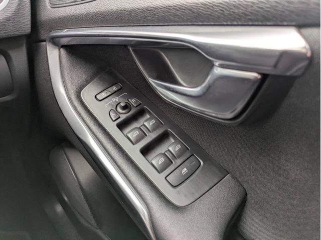 V40 T4 SE 社外ナビ/バックカメラ/社外アルミホイール/ヘッドライトHID/オートエアコン/キーレス/(47枚目)