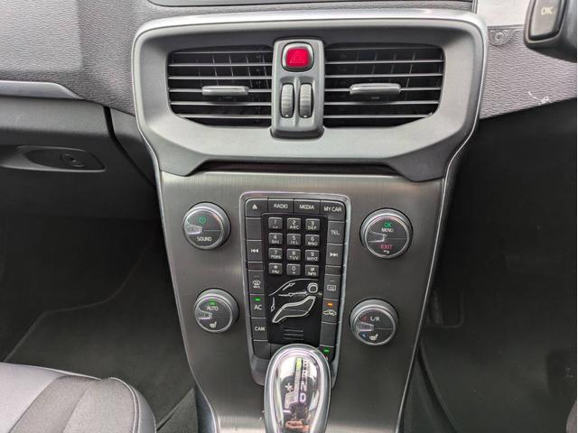 V40 T4 SE 社外ナビ/バックカメラ/社外アルミホイール/ヘッドライトHID/オートエアコン/キーレス/(55枚目)