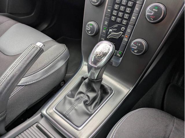 V40 T4 SE 社外ナビ/バックカメラ/社外アルミホイール/ヘッドライトHID/オートエアコン/キーレス/(56枚目)