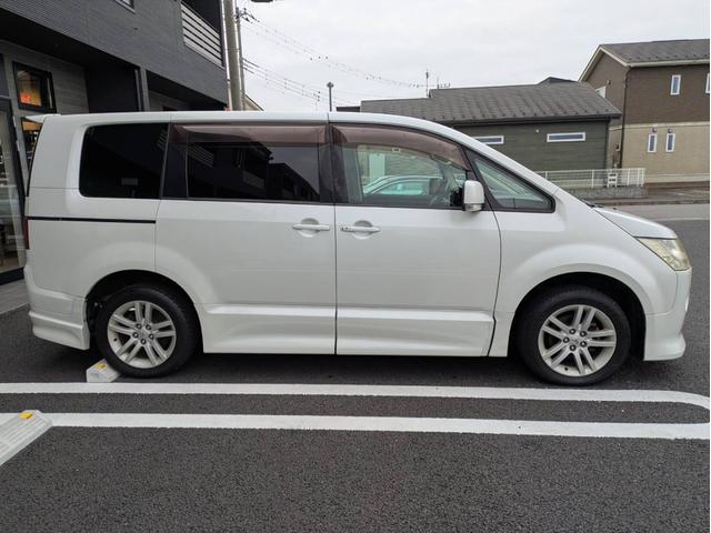 大好評のボディコーティングもご納車までに施工可能！雨染みや線傷など中古車だからと諦めていませんか？ピカピカの状態でお乗り出し頂けます！