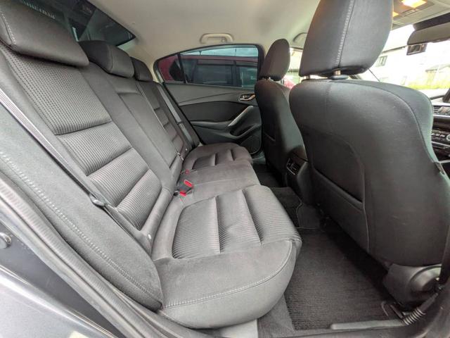 アテンザセダン ２０Ｓプロアクティブ　純正ナビ／バックカメラ／クルーズコントロール／ＨＩＤヘッドライト／純正１７インチＡＷ／スマートキー／電動格納ミラー／（32枚目）